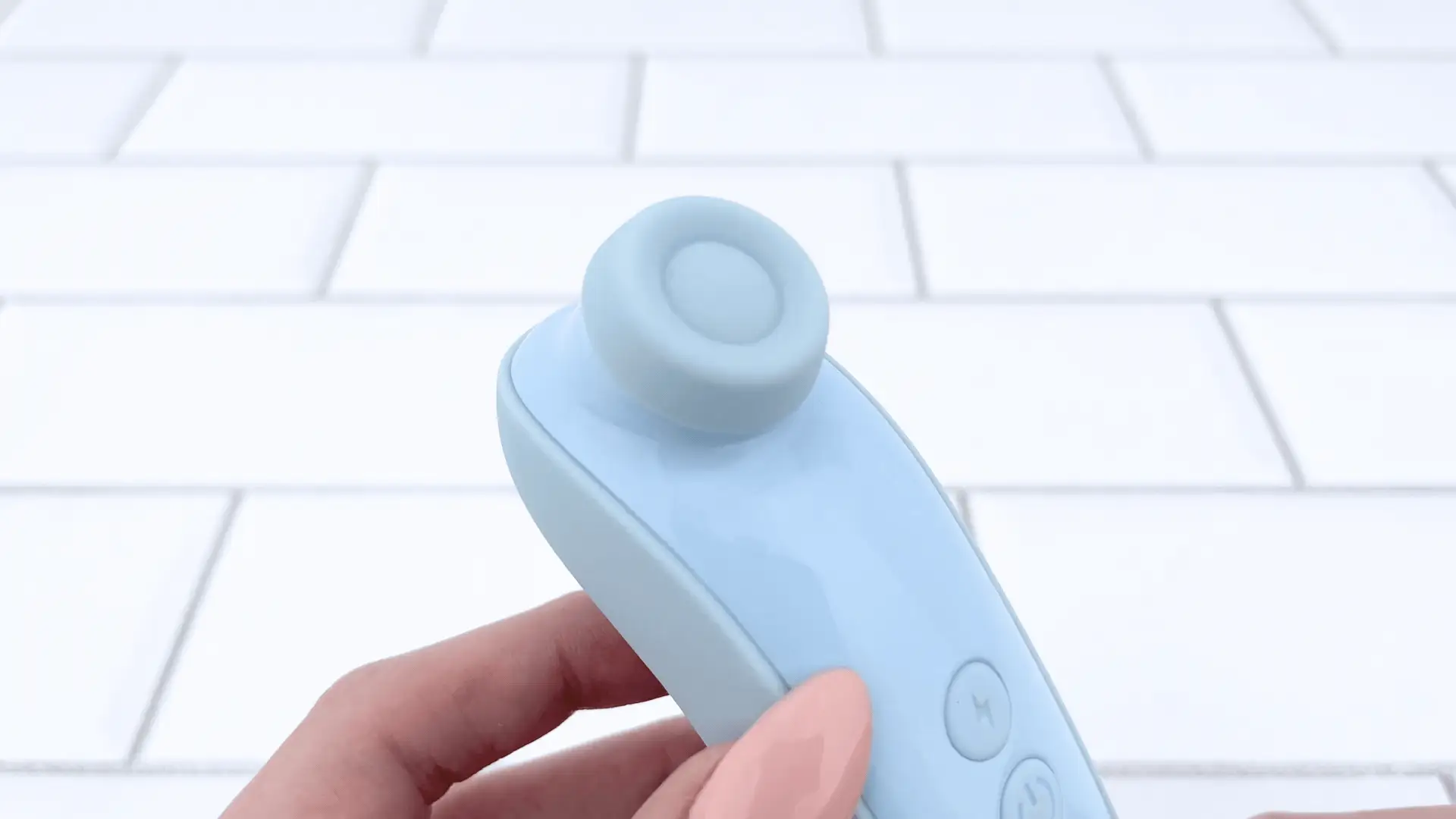 Luxury Air Pulse Toy with 3 Attachments - Mimics Oral Sex for Fast Orgasms! - Image 4
