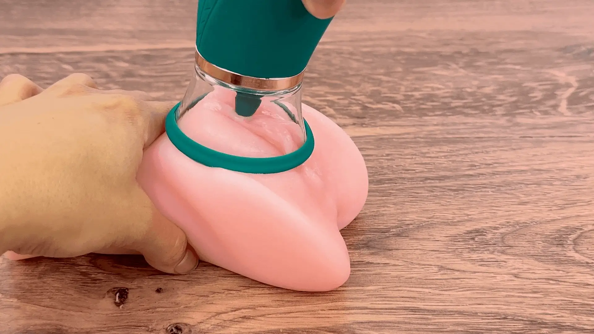 Ikshana Clit Licking & Sucking Tongue | Handheld Clit Pump - Image 7